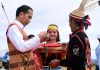 Presiden Jokowi Dianugerahi Gelar Adat Dayak Lundayeh di Krayan