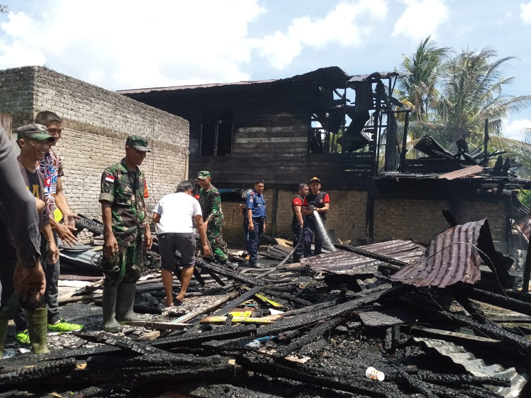 2 Rumah Warga di Jalan Bhayangkara Nunukan Ludes Terbakar