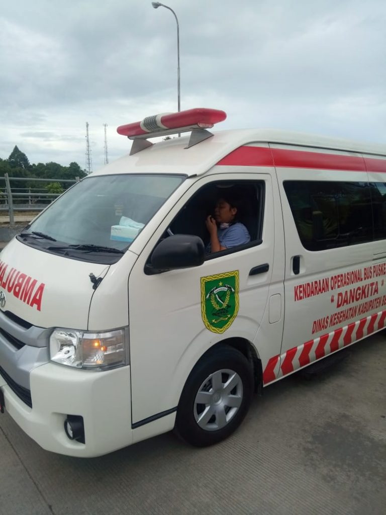  Mobil  Ambulans  Berpengeras Suara Ingatkan Warga Tidak 