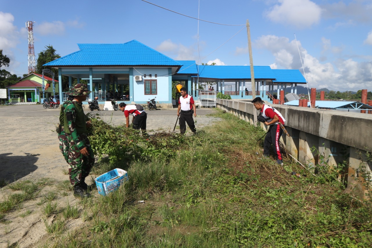 Di Malinau, TNI/Polri Kerja Bakti Tangkal COVID-19