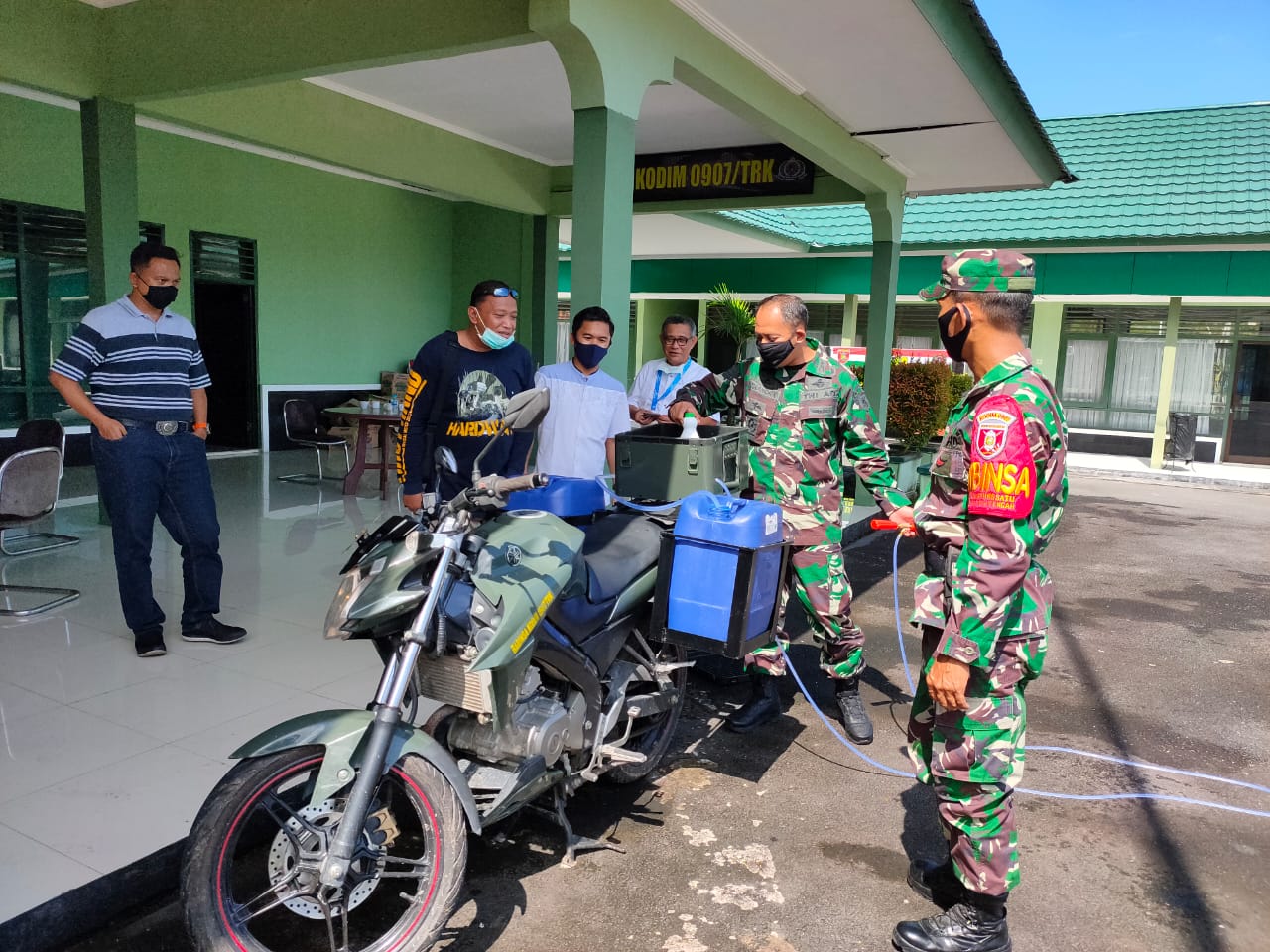 Motor Patroli Babinsa Diubah jadi Mesin Penyemprotan Disinfektan