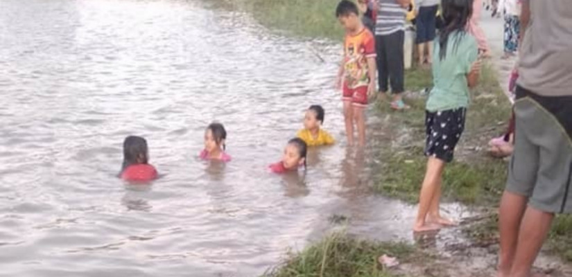 Bocah 10 Tahun Tenggelam saat Main Banjir