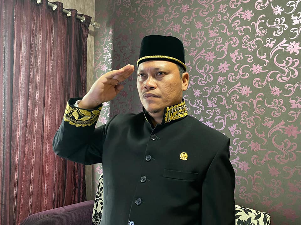 Hasan Basri Kenakan Busana Kerajaan Bulungan Dalam Upacara HUT ke-75 RI di Istana Merdeka