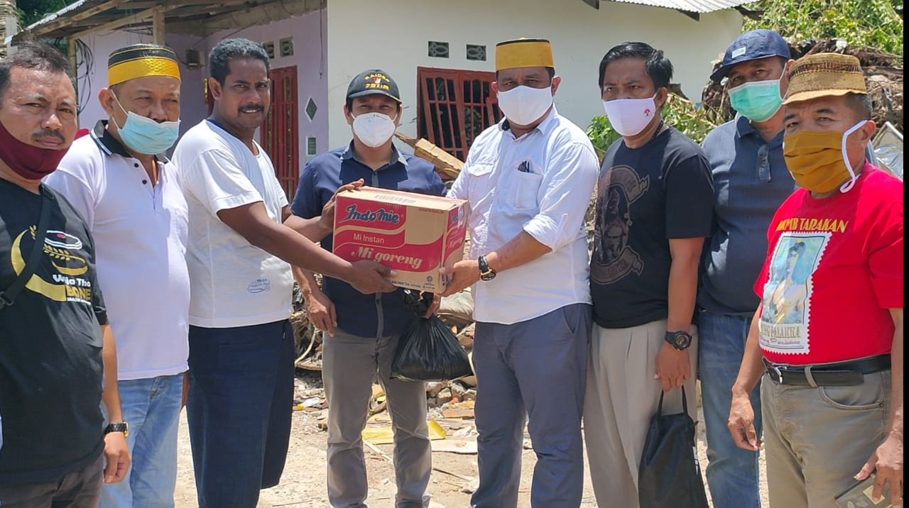 BPK KKM Bone Tarakan Berikan Bantuan kepada Warga Korban Musibah Longsor dan Kebakaran