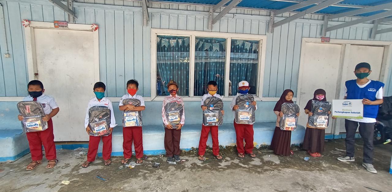 Rumah Yatim Tarakan Salurkan Bantuan Pendidikan untuk SD Nurul Islam