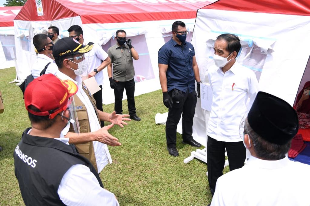 Presiden Kunjungi Posko Pengungsian Mamuju dan Pastikan Bantuan bagi Warga Terdampak Gempa