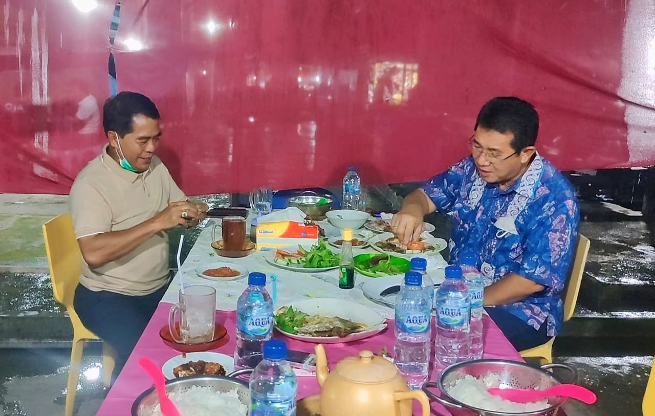 Meski Jabat Gubernur Kaltara, Zainal Masih Suka Makan di Pinggir Jalan