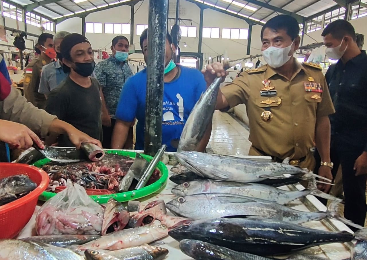 Kunjungi Pasar Induk Tanjung Selor, Gubernur Terima Keluhan Pedagang