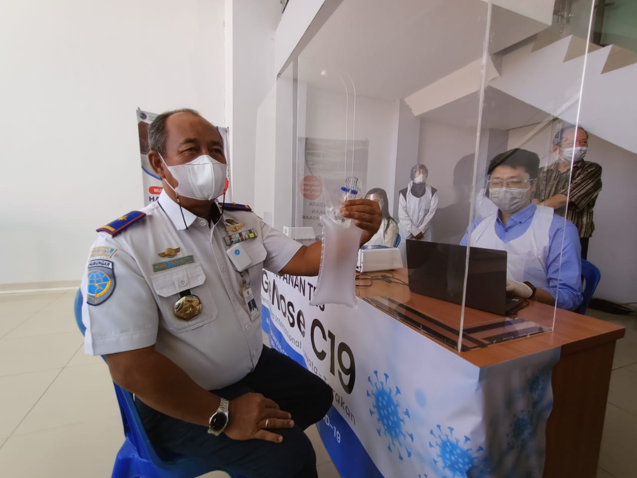 Bandara Juwata Uji Coba Deteksi Corona GeNose C-19