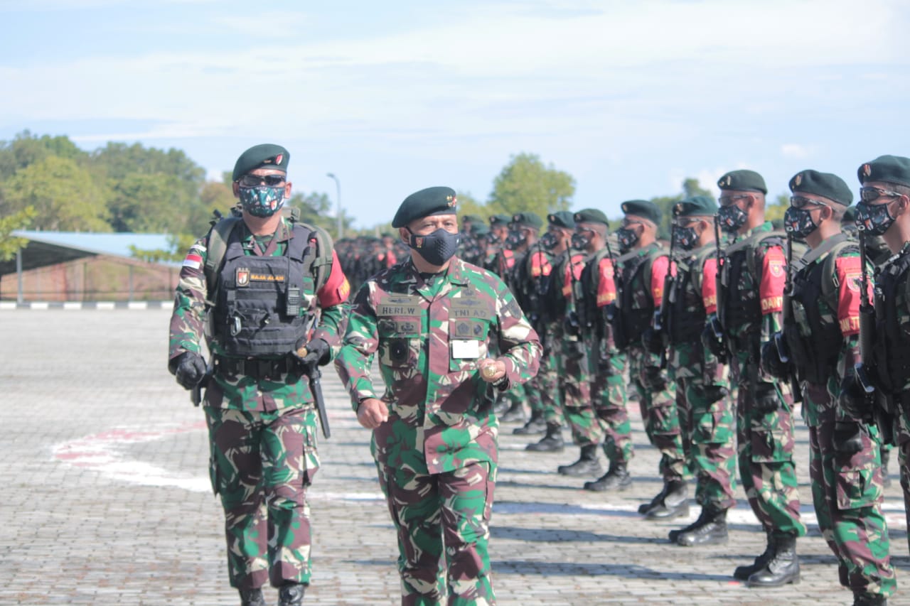 450 Pasukan TNI Asal Kaltara Dilepas ke Papua, Pangdam: Tetap Waspada