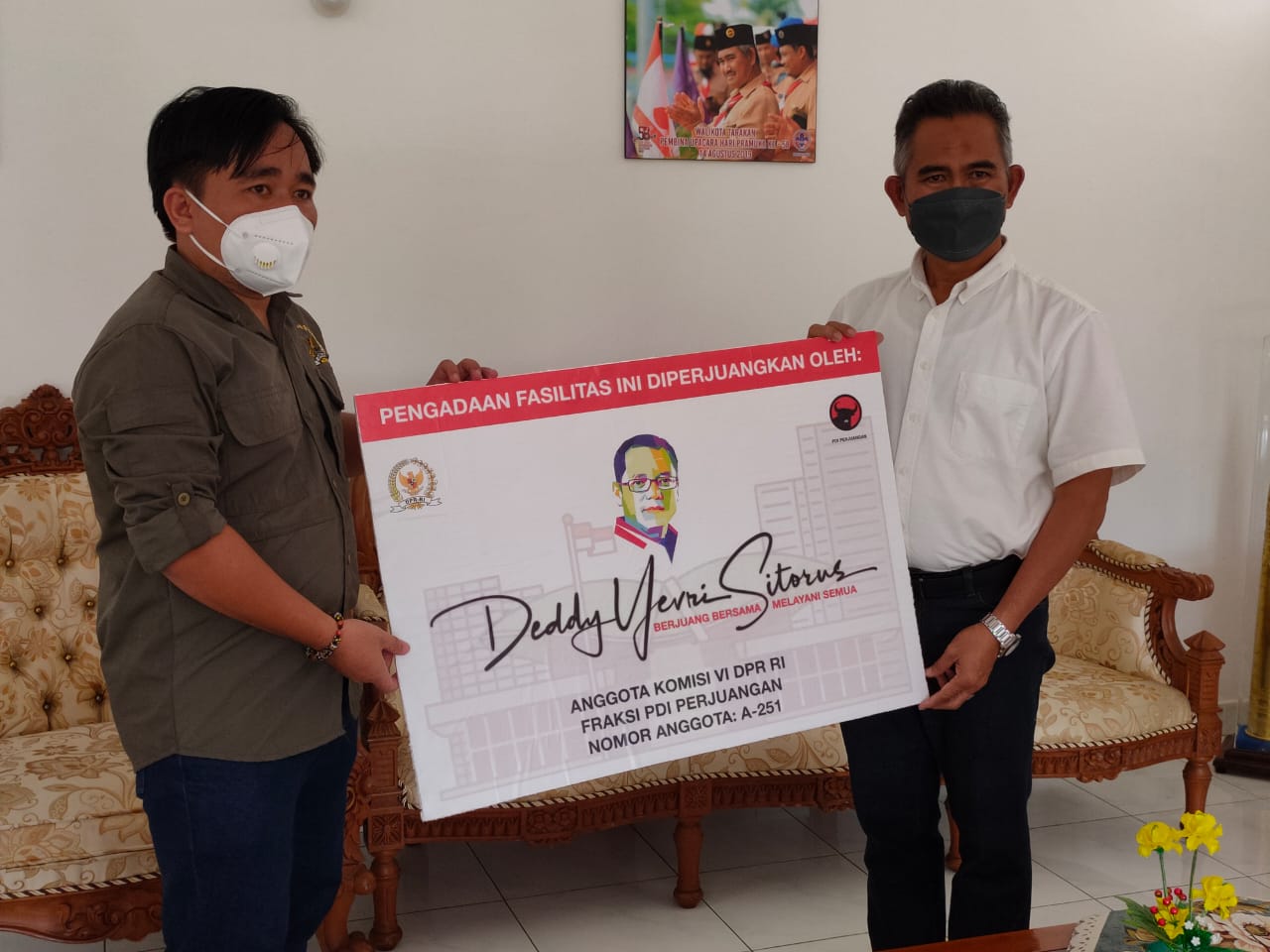 Deddy Sitorus Kembali Salurkan Bantuan Swab Antigen dan Masker ke Pemkot Tarakan