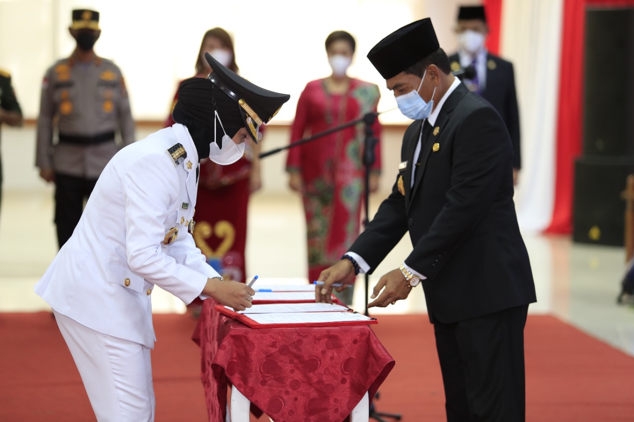 Gubernur Resmi Melantik Laura-Hanafiah sebagai Bupati dan Wabup Nunukan hingga 2024