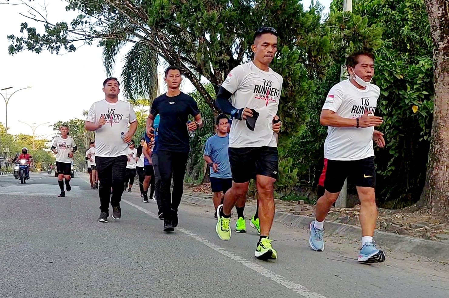 Jogging Bersama Tjs Runners, Gubernur Imbau Masyarakat Rutin Berolahraga