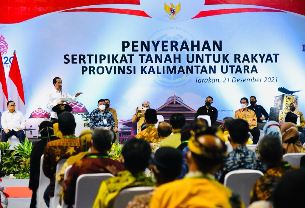 Presiden Jokowi Serahkan Sertifikat Hak Atas Tanah bagi Masyarakat Kaltara