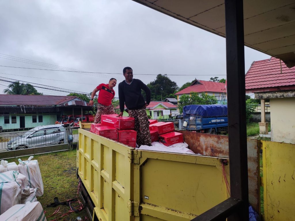 Korban Banjir di 3 Kecamatan Kabupaten Nunukan Terima Bantuan Senilai Rp268 Juta