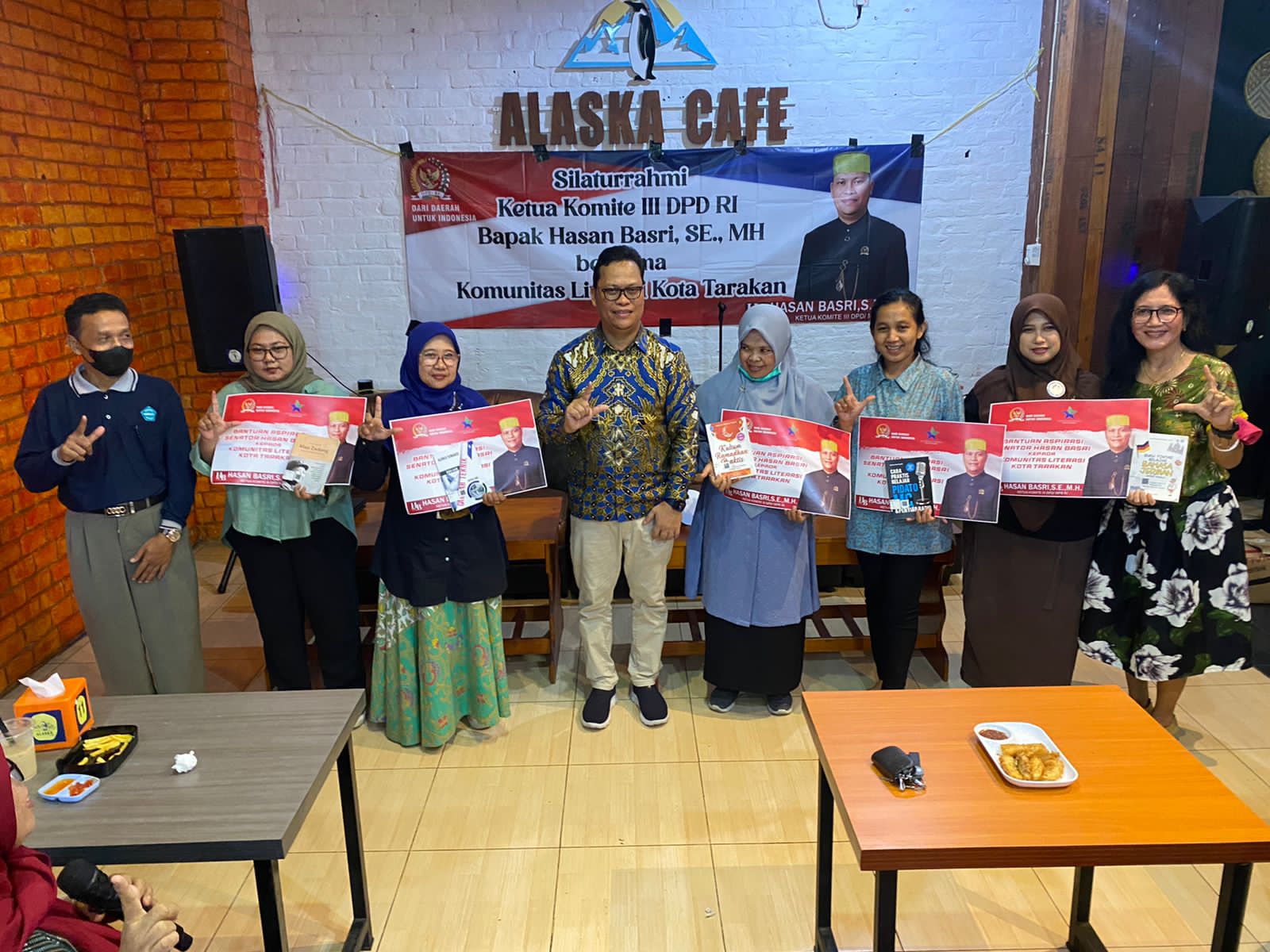 Hasan Basri Beri 7000 Judul Buku untuk Komunitas Literasi di Kaltara