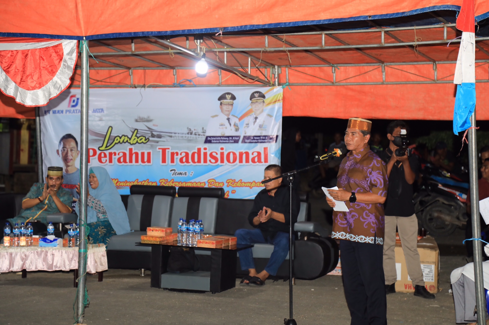 Lomba Balap Perahu Tradisional di Tanjung Pasir Resmi Ditutup