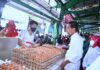 Presiden Jokowi Cek Harga Bahan Pangan di Pasar Tenguyun Tarakan