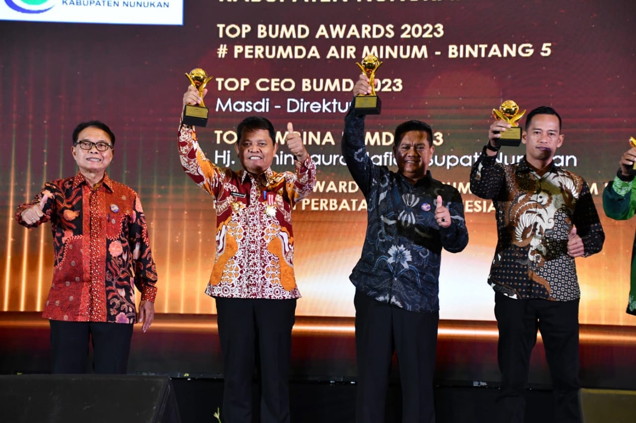 Perumda Tirtataka Nunukan Kembali Raih TOP BUMD Award 2023