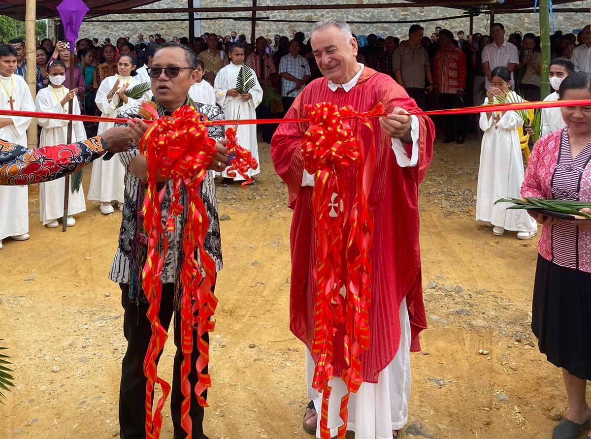Deddy Sitorus Rayakan Minggu Palma di Gereja Katolik Nunukan