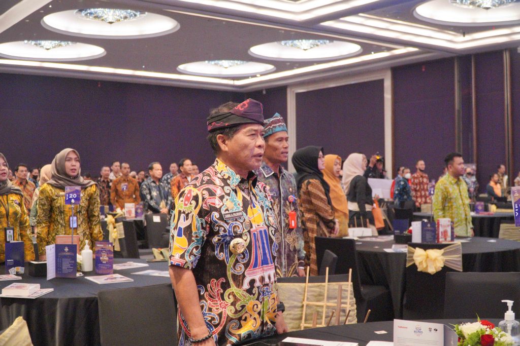 Gubernur Kaltara Terima Penghargaan Top Pembina BUMD 2023