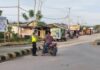 Tidak Pakai Helm, Pengendara Sepeda Motor Ini Ditegur Ditlantas