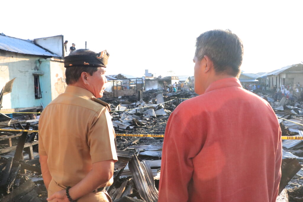 Gubernur Kaltara Sambangi Lokasi Kebakaran dan Berikan Bantuan kepada Korban