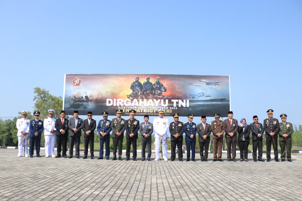 Gubernur Kaltara Meriahkan Upacara Peringatan HUT ke-78 TNI di Tarakan