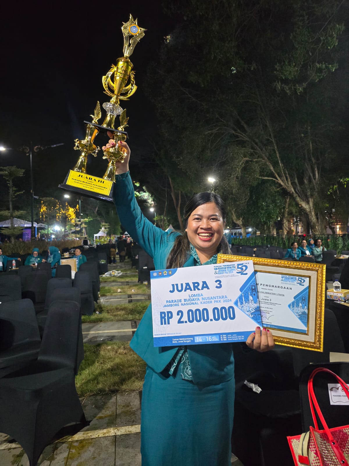 Puncak Peringatan HKG PKK ke-52 Berlangsung Meriah, Kaltara Sabet Juara III Lomba Defile