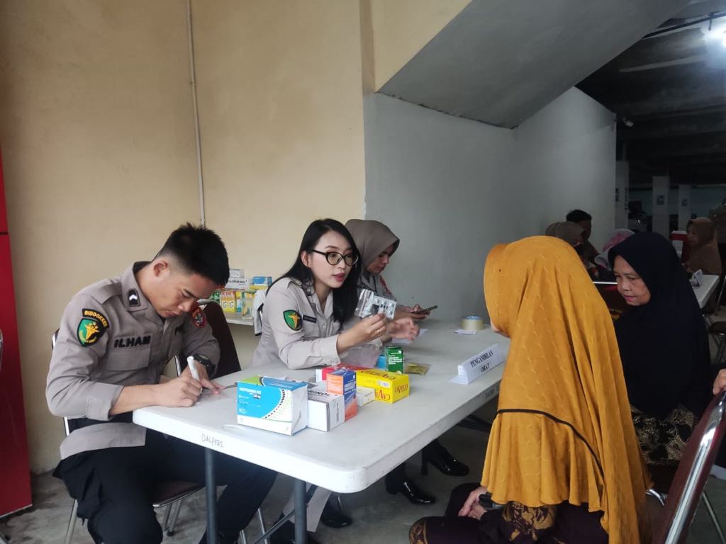 Giat Bakti Kesehatan di Car Free Day Tebu Kayan Dalam Rangka Memperingati Hari Bhayangkara Ke 78 Tahun