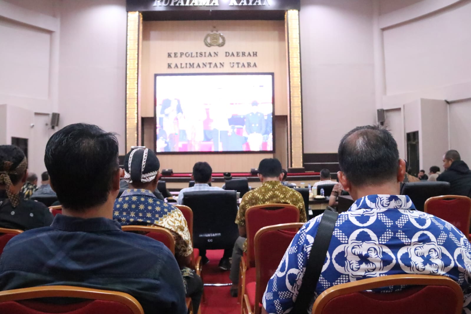 Polda Kaltara Laksanakan Nobar Gelar Budaya Pergelaran Wayang Kulit “TUMURUNE WIJI SEJATI”