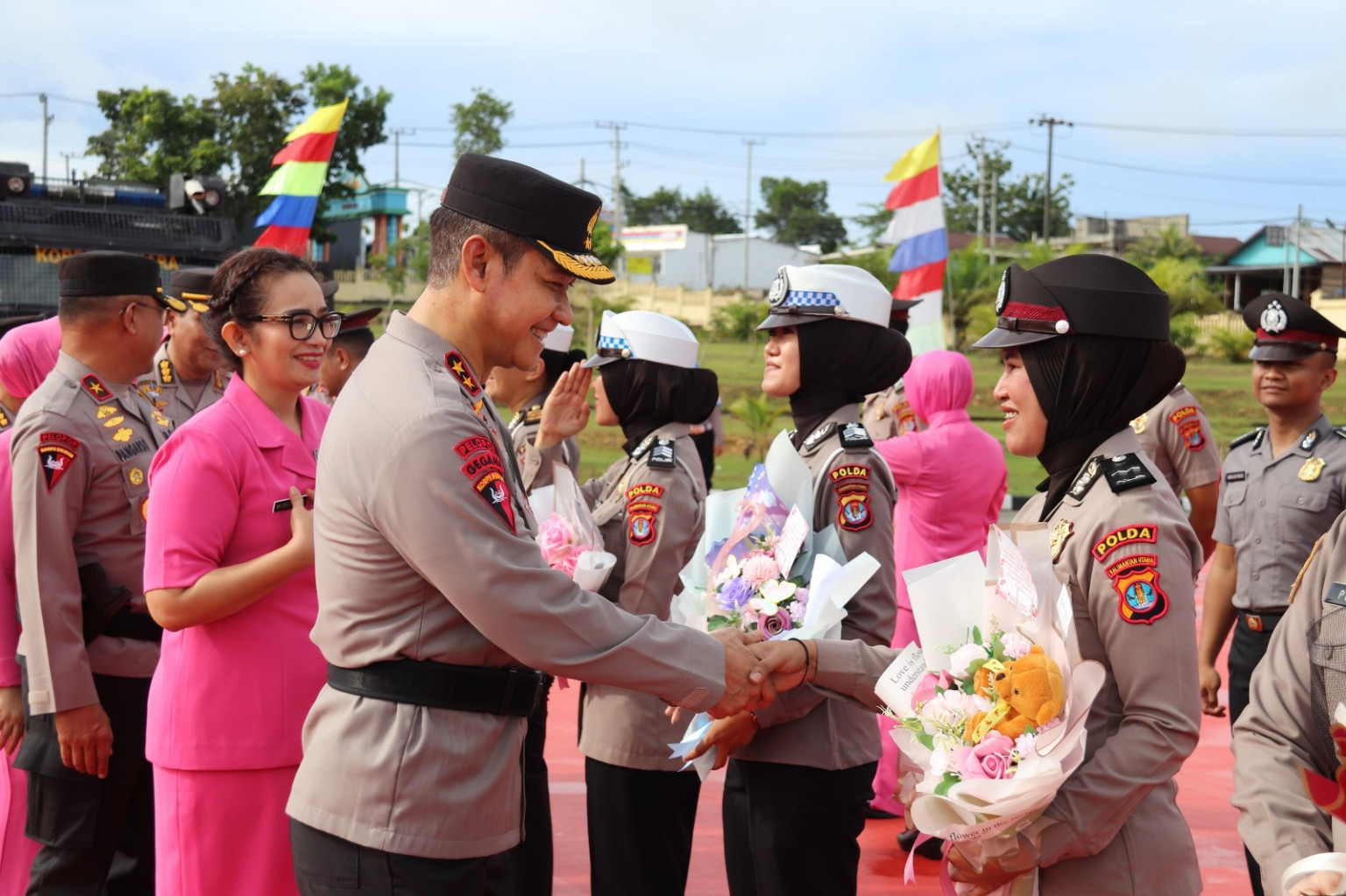 Kapolda Kaltara Pimpin Upacara Korp Raport Kenaikan Pangkat 77 Personel Polda Kaltara