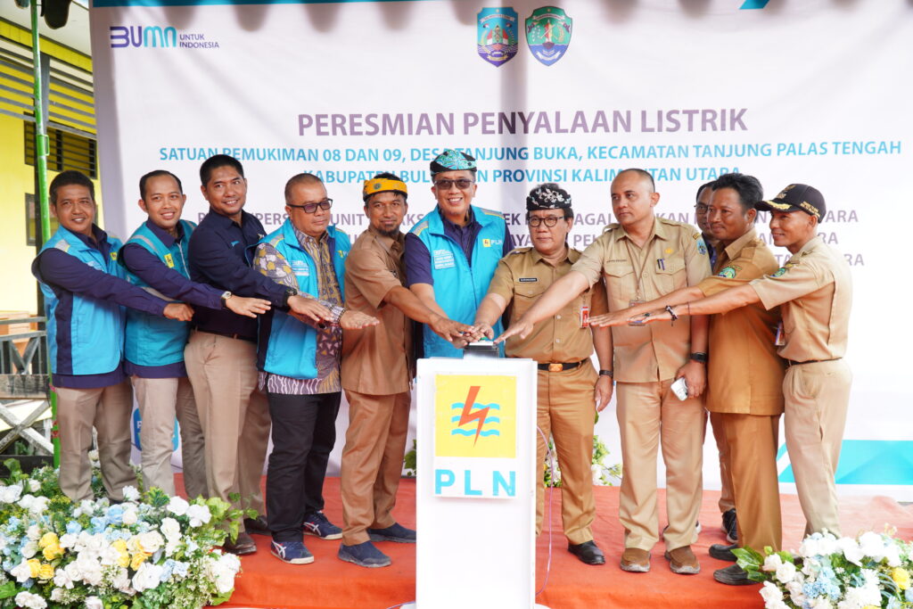 Permukiman SP 8 dan SP 9 Tanjung Buka Bulungan Tersambung Aliran Listrik