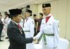 Gubernur Kukuhkan Anggota Pasukan Pengibar Bendera