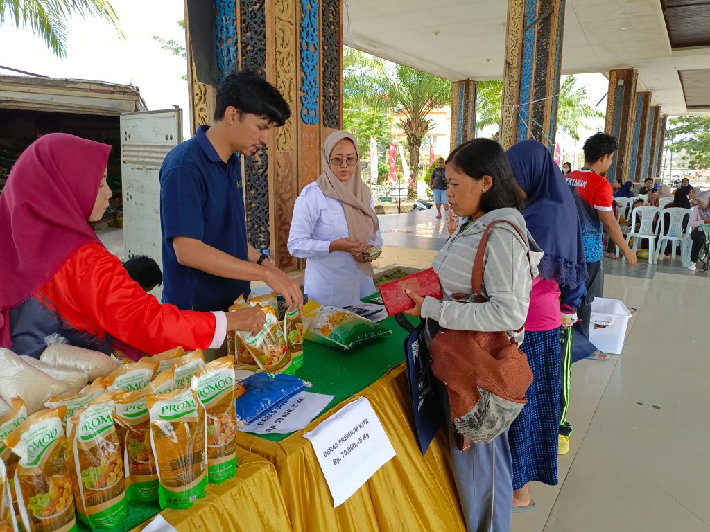 DPKP Kaltara dan Bulog Gelar Pasar Murah Semarakkan HUT ke 79 Republik Indonesia