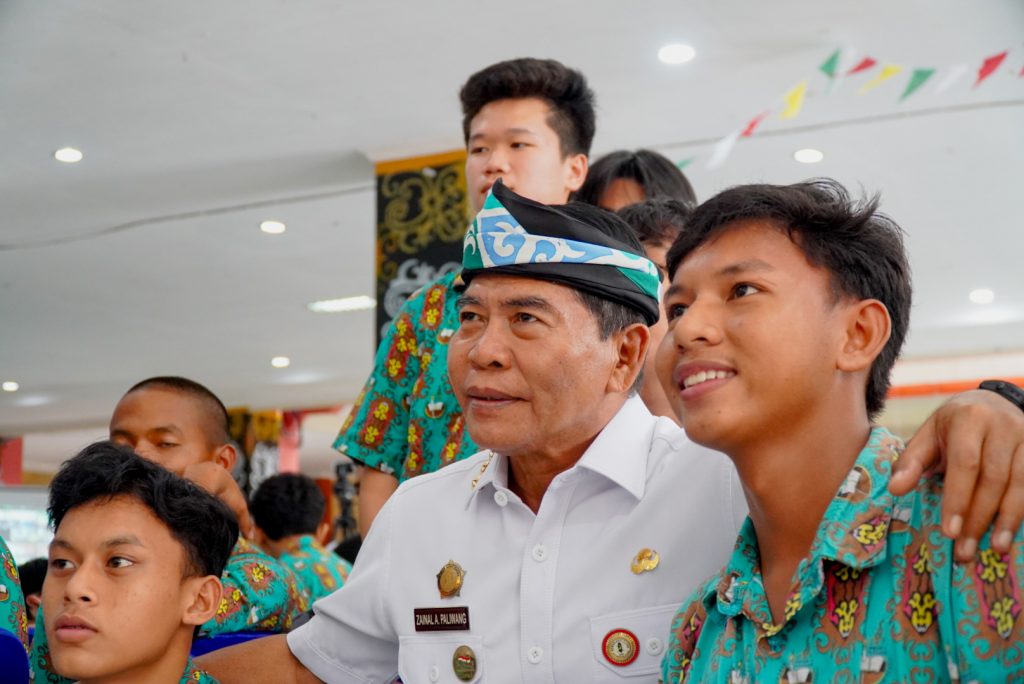 Dihadapan Siswa, Gubernur Zainal Ingatkan Pentingnya Menjaga Kualitas Diri