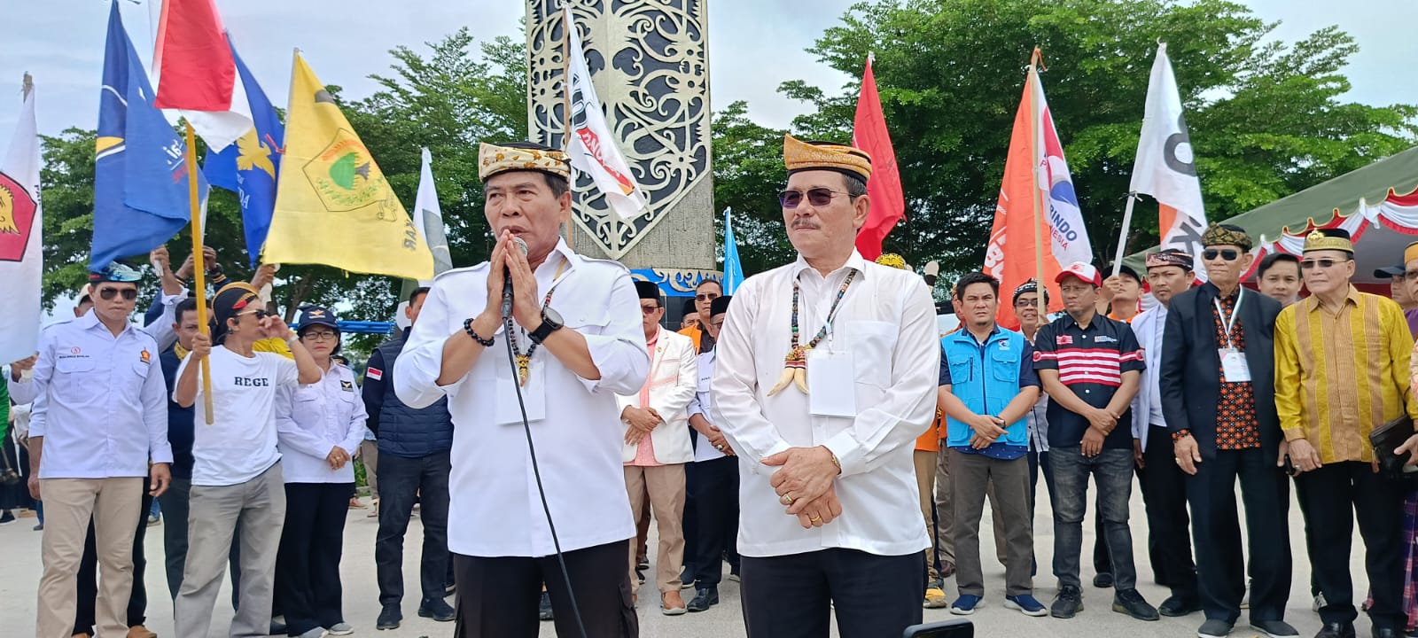 Usai Mendaftar di KPU, Paslon Zainal-Ingkong Ala Lanjut Deklarasi di Tugu Cinta Damai