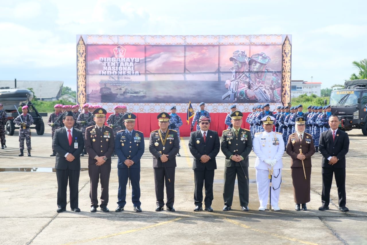 Kapolda Kaltara Hadiri Peringatan HUT TNI ke – 79