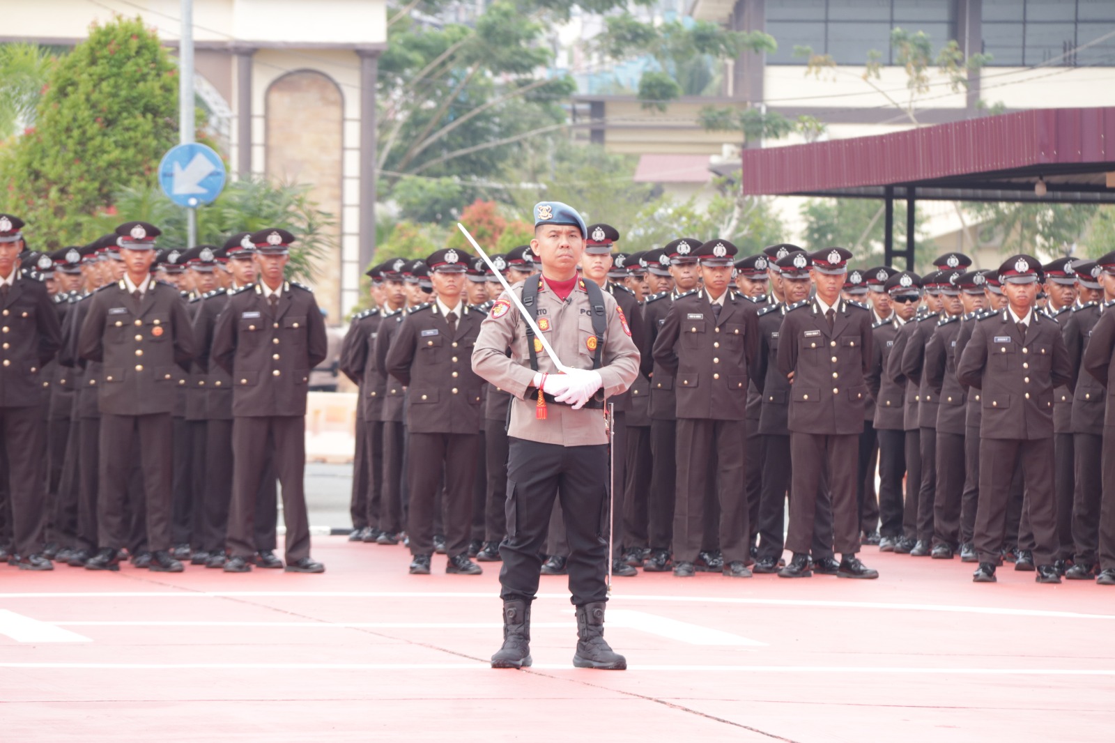 Kapolda Kaltara Pimpin Upacara Hari Sumpah Pemuda Yang ke-96 di Lapangan Merah Mapolda Kaltara