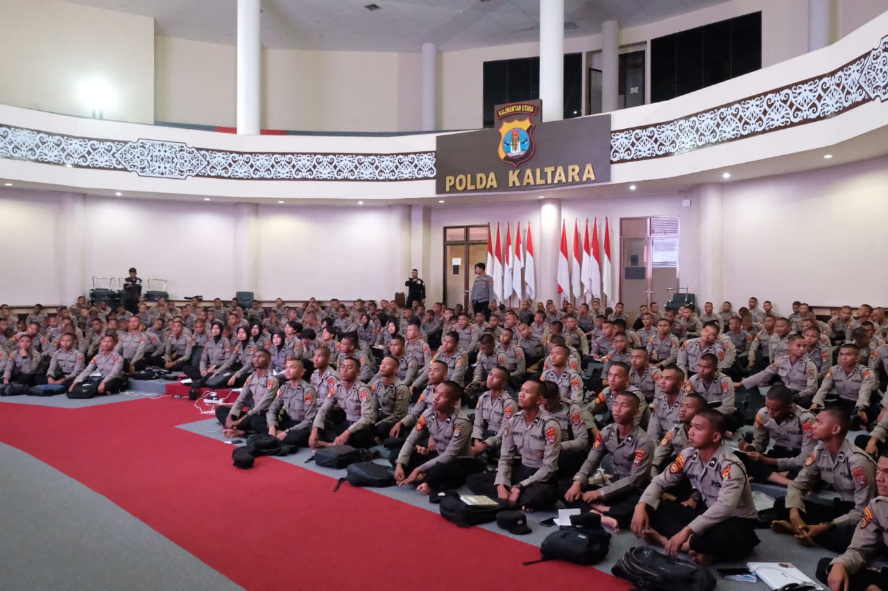 Kabid Humas dan Team Beri Pembekalan Materi Kehumasan untuk Bintara Remaja Polda Kalimantan Utara Angkatan 51