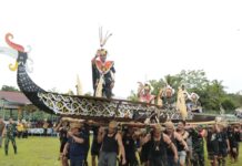 Semarak Pesta Panen Sambut Kedatangan Gubernur dan Wagub Kaltara di Long Nawang