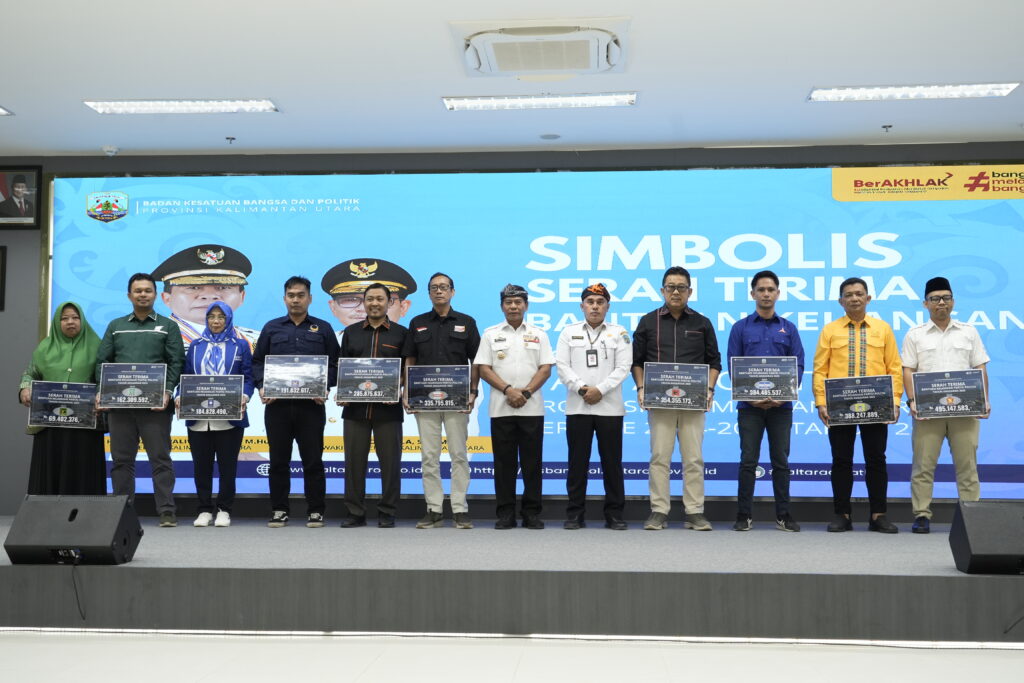 Gubernur Zainal Serahkan Bankeu Parpol Secara Simbolis