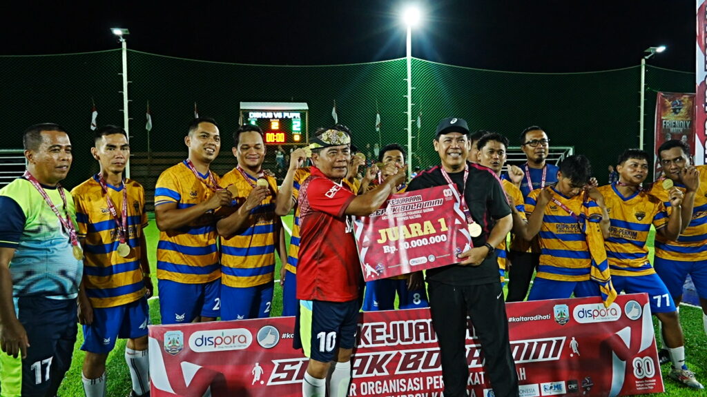 Tutup Kejuaraan Sepak Bola Mini, Gubernur Apresiasi Sportivitas Antar OPD