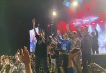 Charly van Houten Gemparkan Malam Penutupan Festival Tari Kreasi Daerah 2025